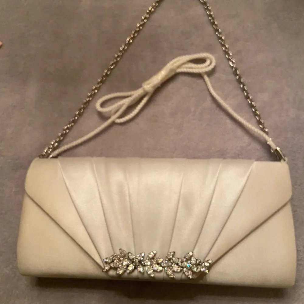 Elegant Ivory Satin Clutch with Rhinestone Accent - Picture 3 of 5